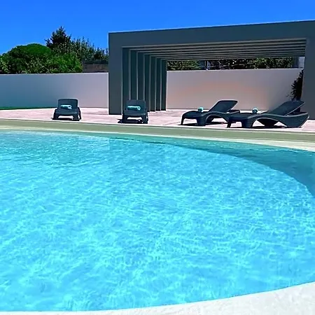 145 Townhouse Hotel *