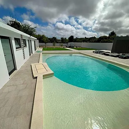 145 Townhouse Hotel