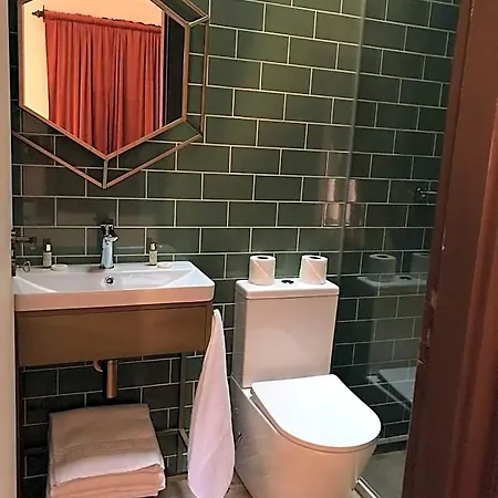 Hotel 145 Townhouse *