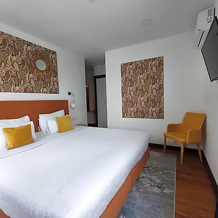 Hotel 145 Townhouse